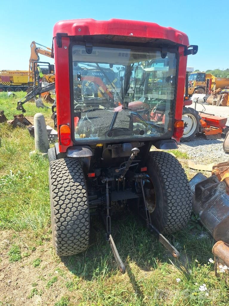 Yanmar Hakotrac 3100 DA جرارات ثنائية العجلات