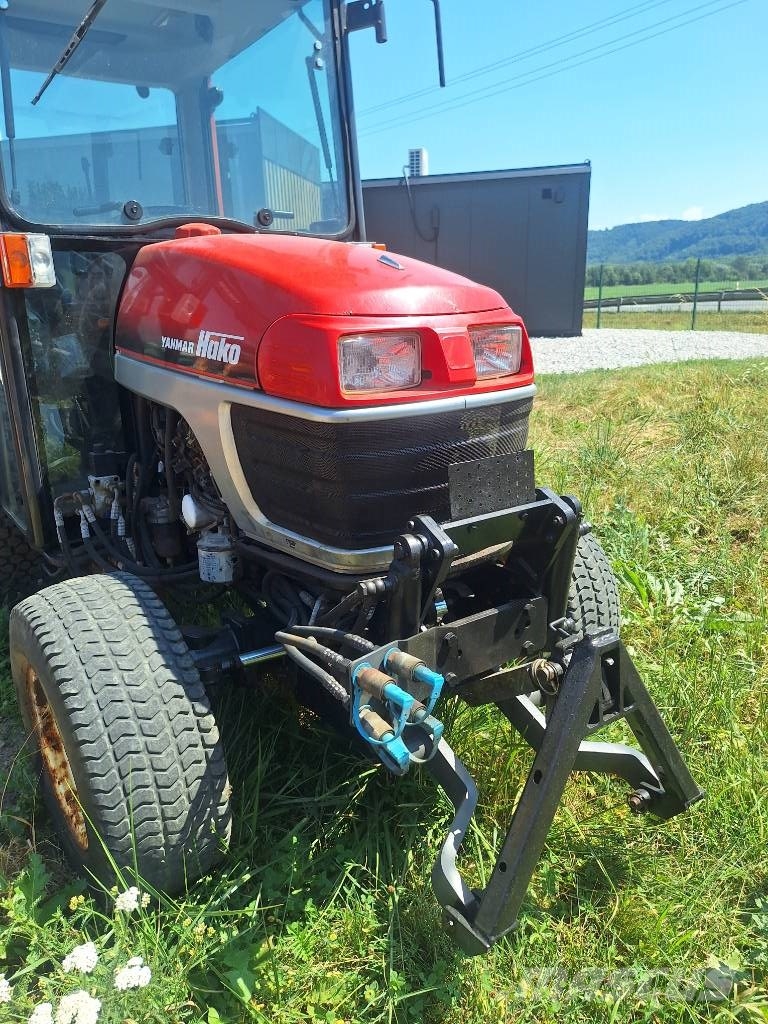 Yanmar Hakotrac 3100 DA جرارات ثنائية العجلات
