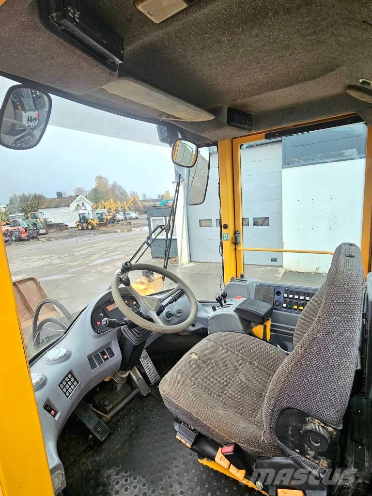 Volvo L 220 E Rataslaadurid