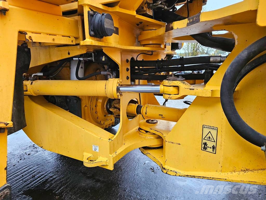 Volvo L 220 E Rataslaadurid
