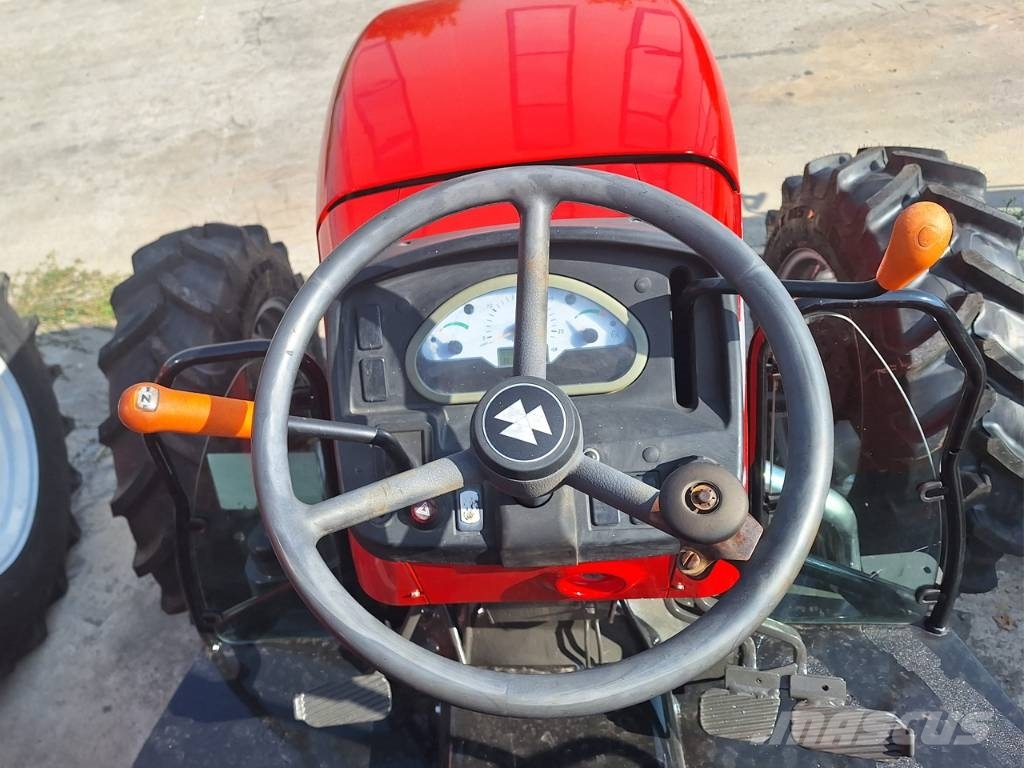Massey Ferguson 3650 トラクター