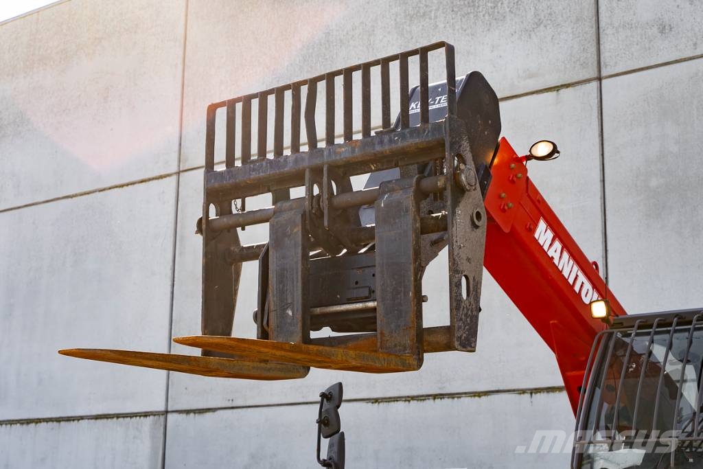 Manitou MHT 780 مناولات متداخلة