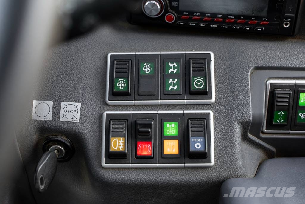 Manitou MHT 780 مناولات متداخلة