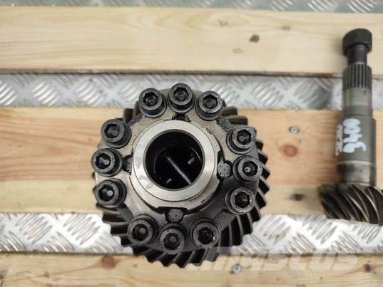 John Deere 3400 (36x13)(ZP4475306394) rear differential Transmission