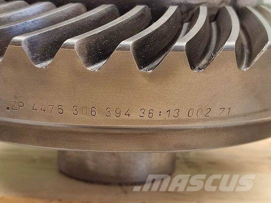 John Deere 3400 (36x13)(ZP4475306394) rear differential Transmission