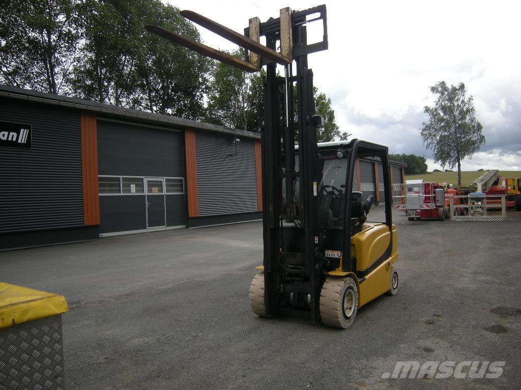 Yale ERP35VL E2395 Elektro Elektriskie autoiekrāvēji