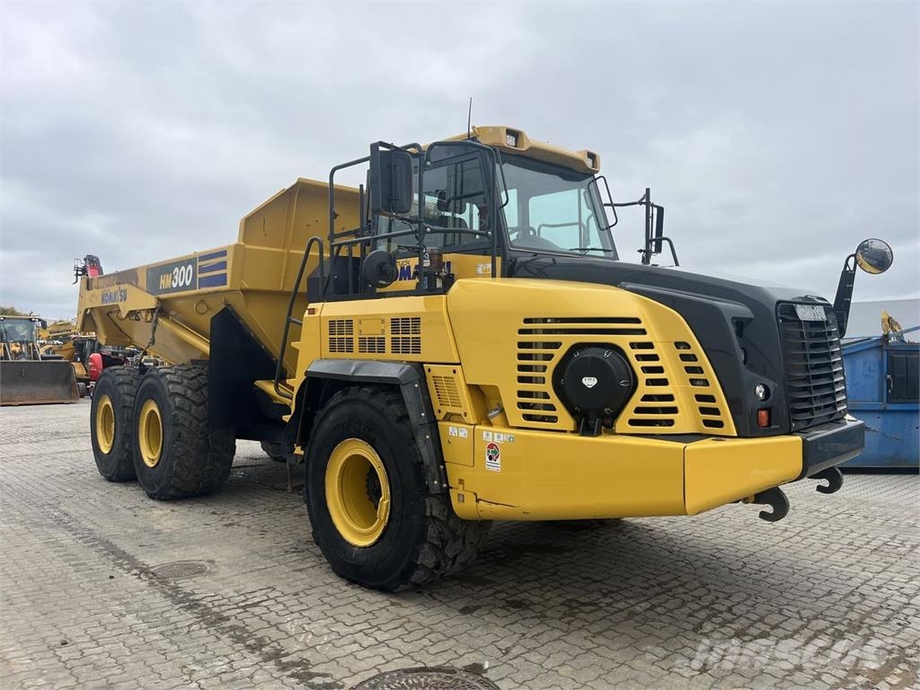 Komatsu HM300-5EO عربات نقل قلابة للمواقع