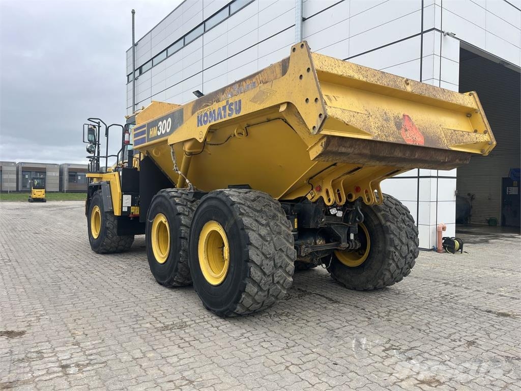 Komatsu HM300-5EO عربات نقل قلابة للمواقع