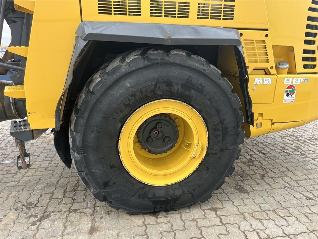 Komatsu HM300-5EO عربات نقل قلابة للمواقع