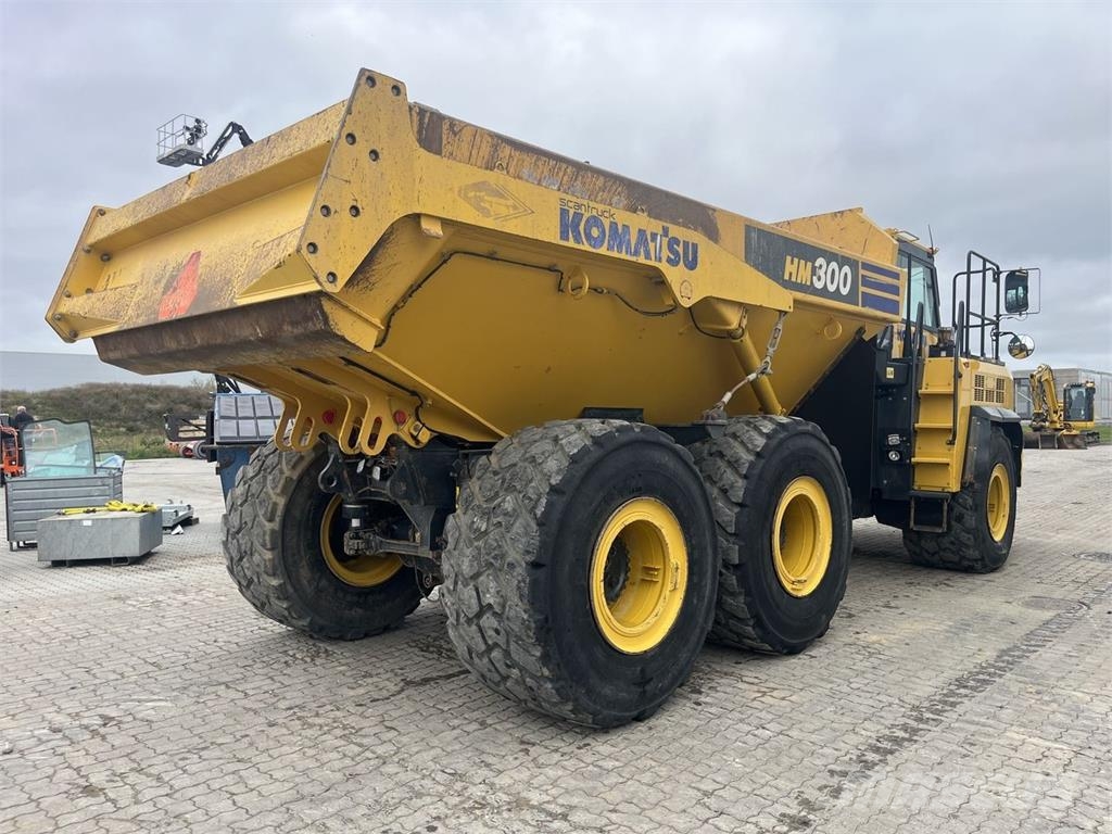 Komatsu HM300-5EO عربات نقل قلابة للمواقع