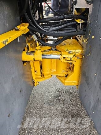 Bomag BW 154 AD Divvalču grunts veltņi