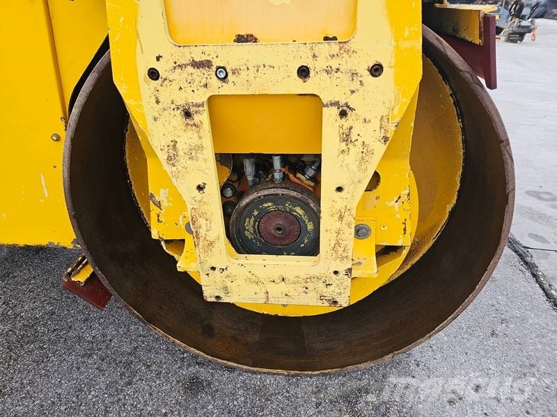 Bomag BW 154 AD Divvalču grunts veltņi