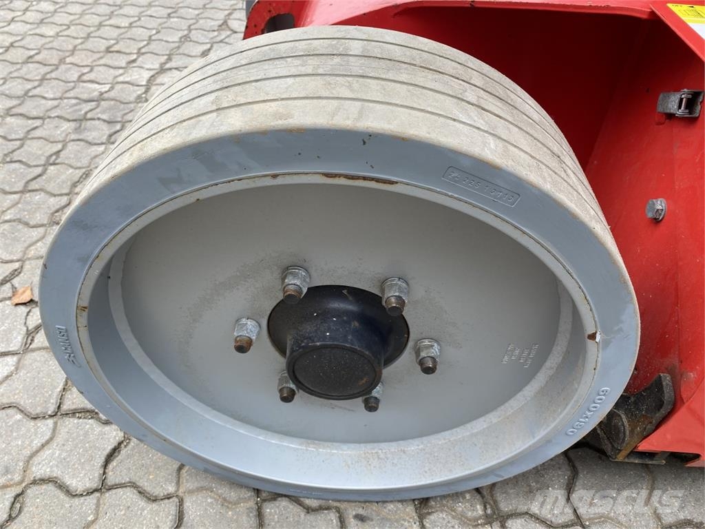 Manitou 120AETJ-COMPACT 3D Zglobne podizne platforme