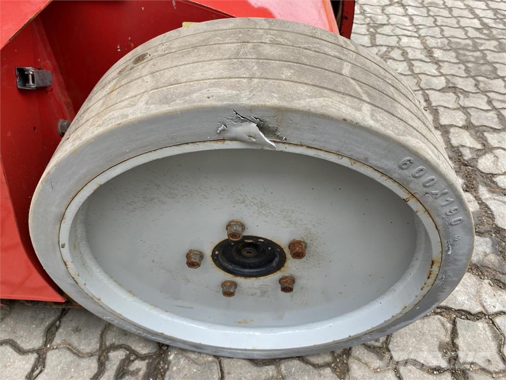 Manitou 120AETJ-COMPACT 3D Zglobne podizne platforme