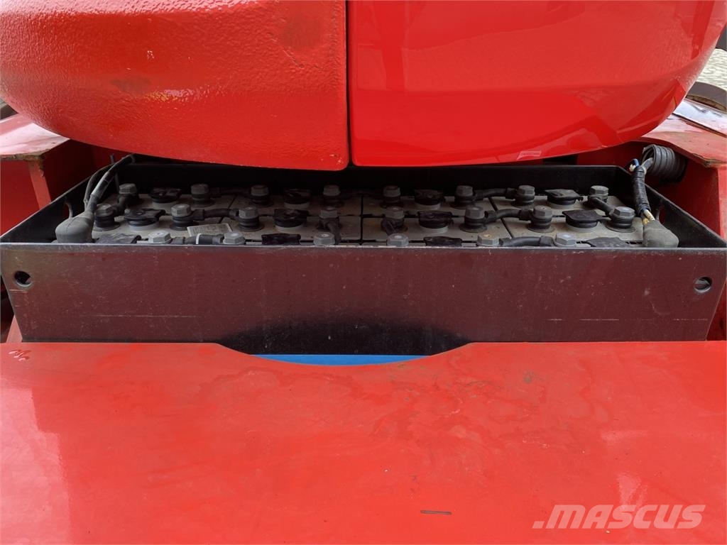 Manitou 120AETJ-COMPACT 3D Zglobne podizne platforme