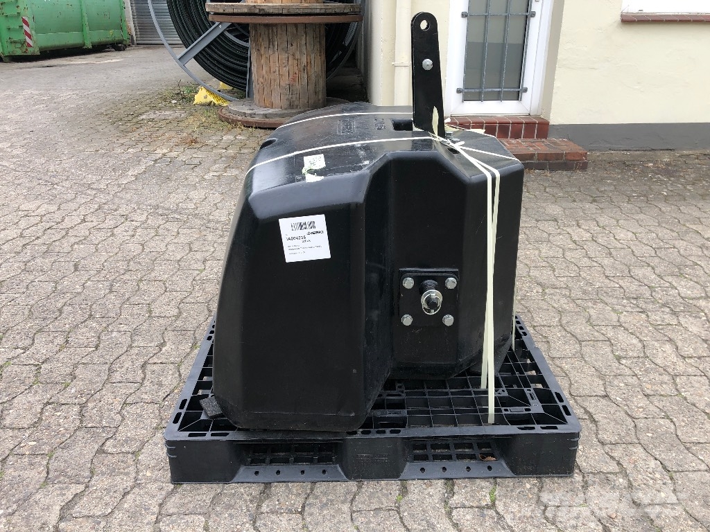 Iseki Iseki Heckgewicht 2000 kg * Kat. 2 Трактора