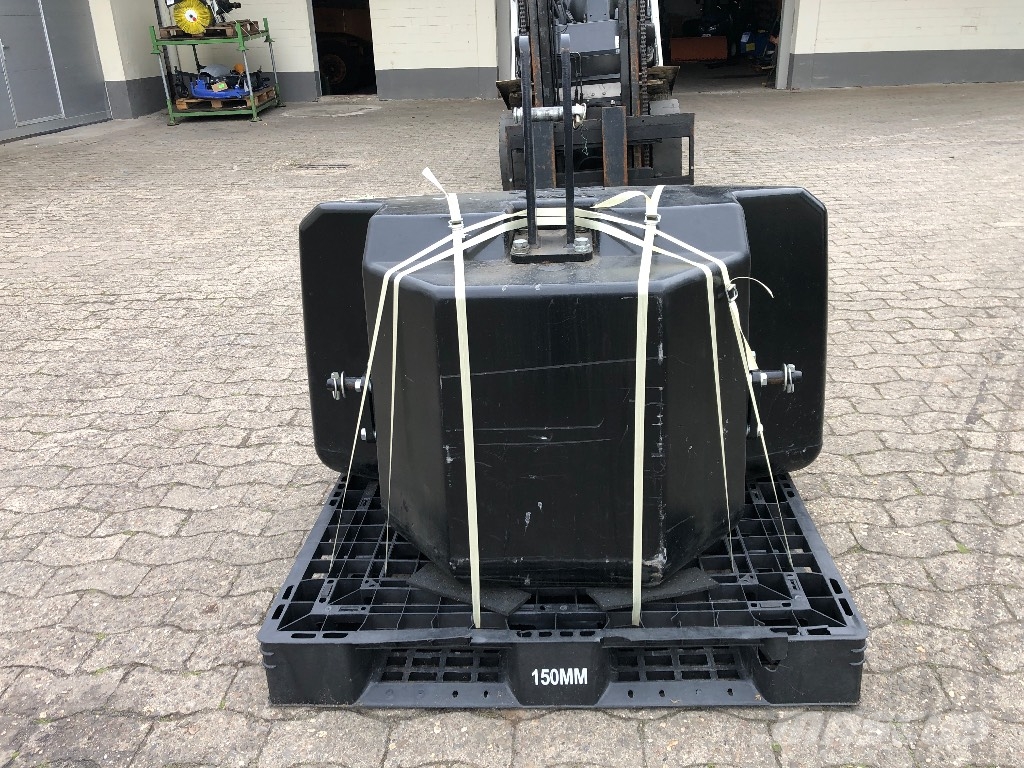 Iseki Iseki Heckgewicht 2000 kg * Kat. 2 Трактора