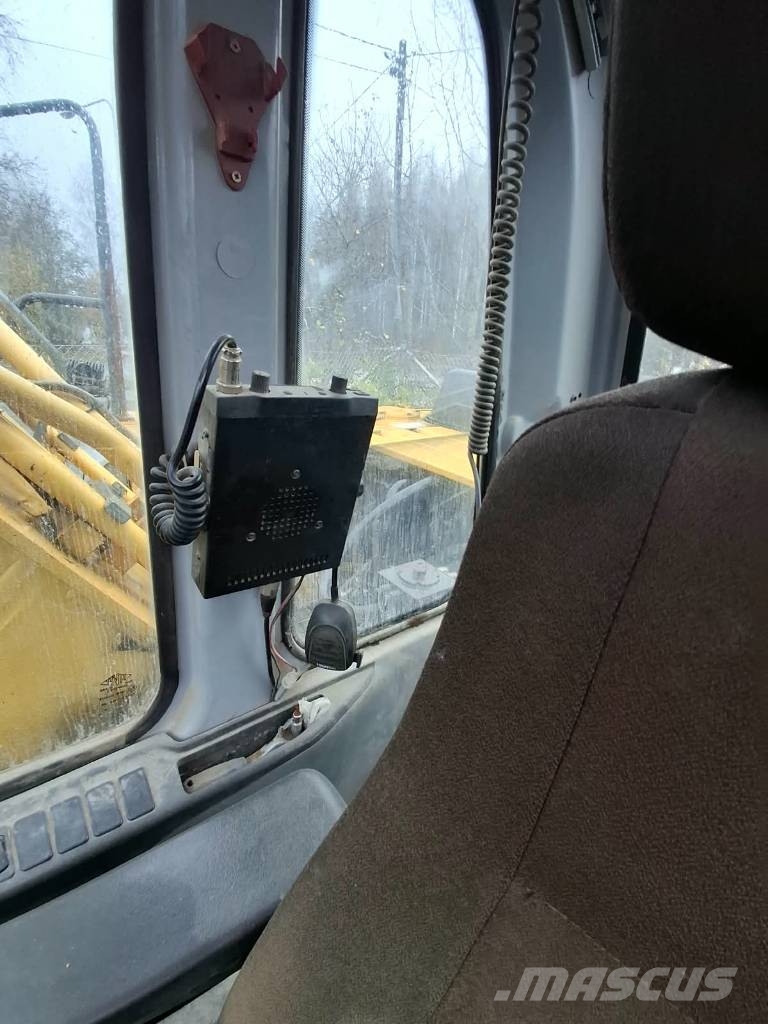 New Holland E 215 Raupenbagger