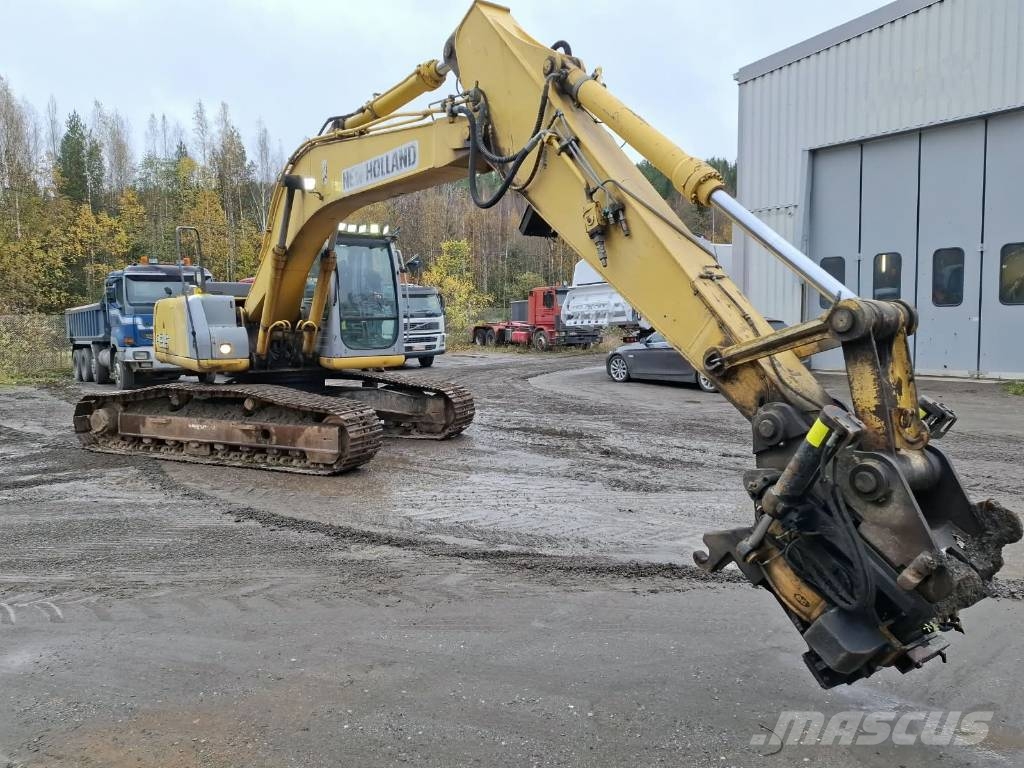 New Holland E 215 Raupenbagger