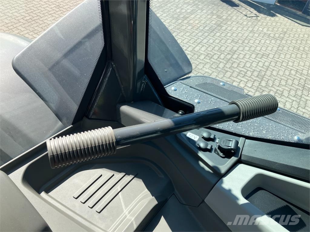 CLAAS Xerion 12.650 Terra Trac Трактори