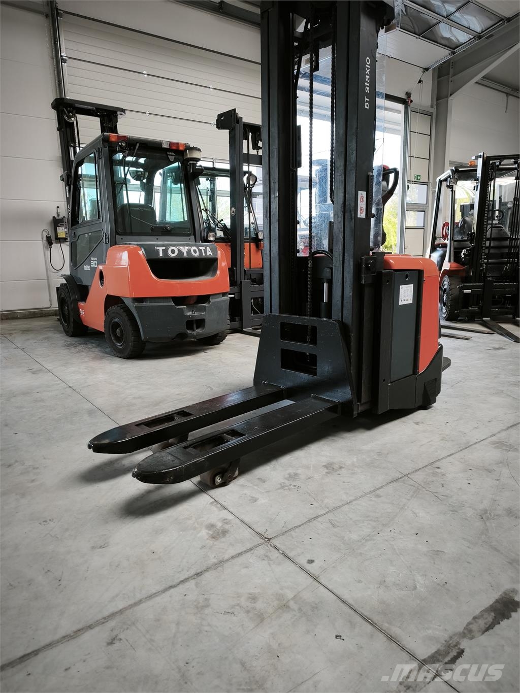 BT SPE 160 L Самохідні електроштабелери