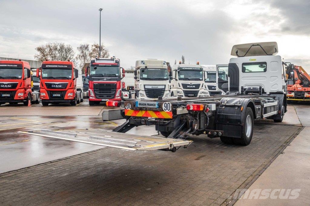 Renault D19 WIDE 320 DXI Camiones desmontables