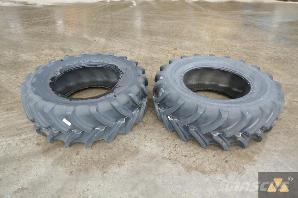 Firestone 480/70R30 Banden, wielen en velgen