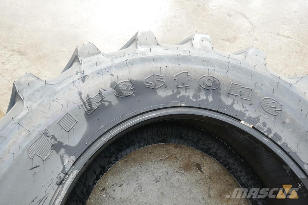 Firestone 480/70R30 Banden, wielen en velgen