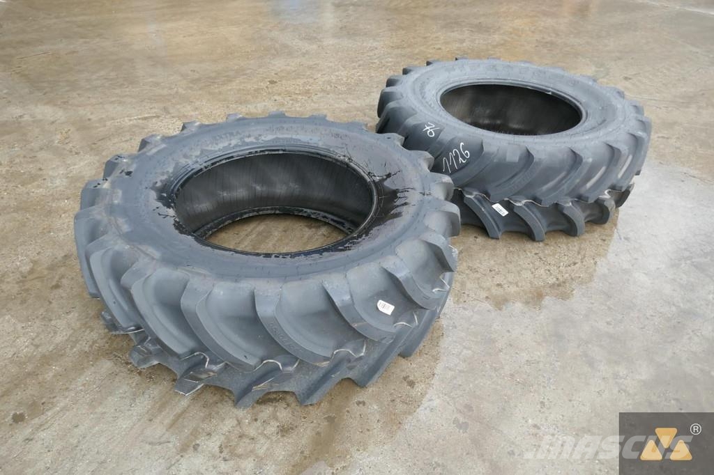 Firestone 480/70R30 Banden, wielen en velgen