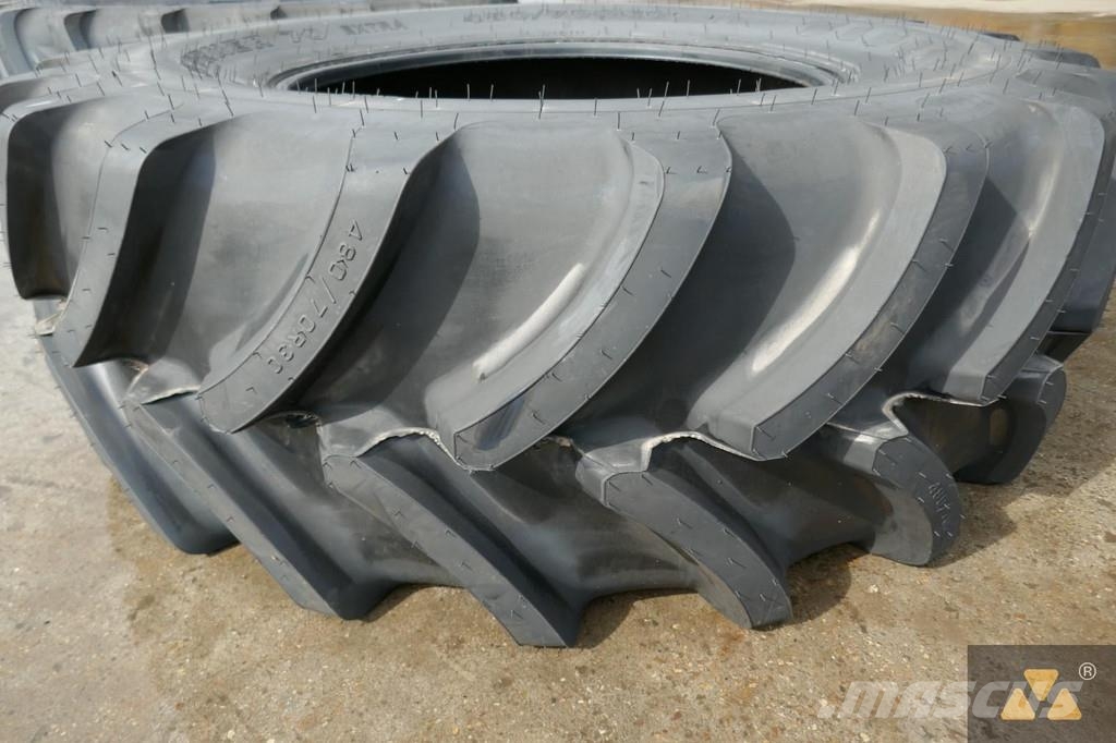 Firestone 480/70R30 Banden, wielen en velgen