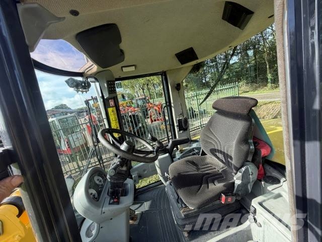 Yanmar V 100-5 Kolesni nakladalci