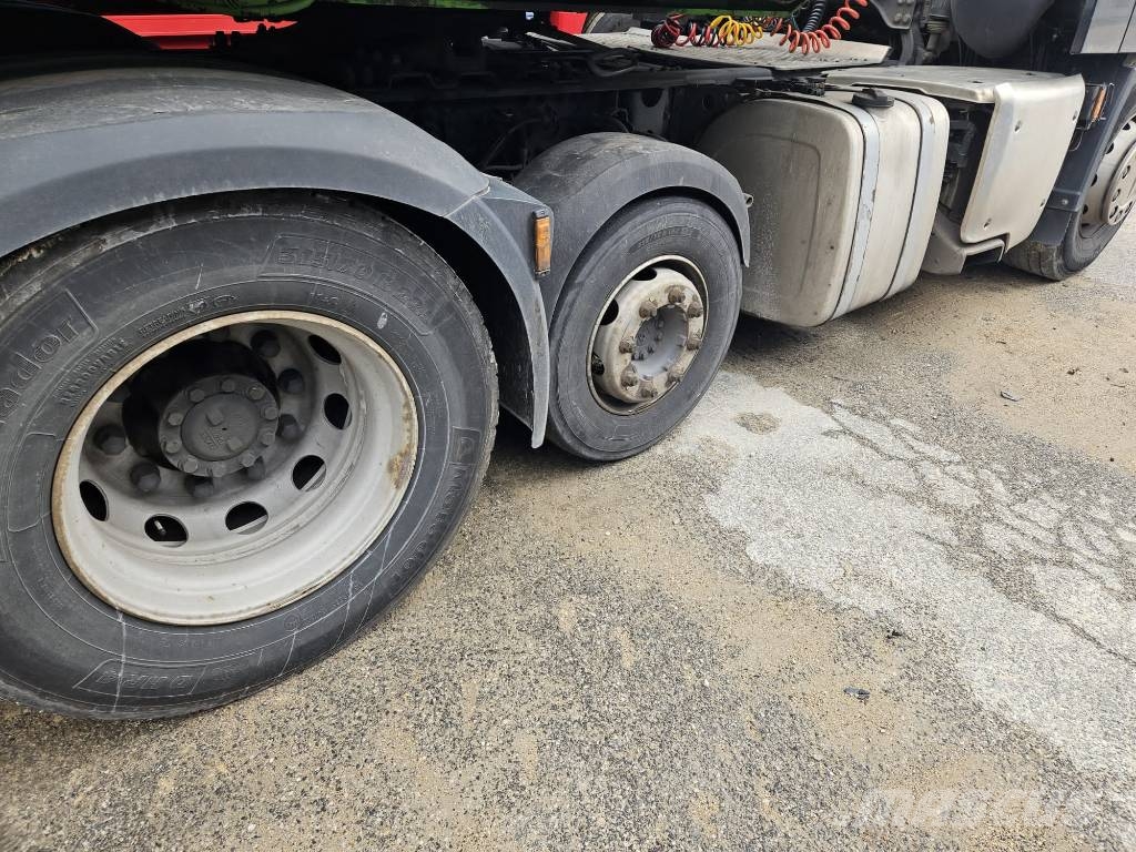 DAF XF 530 6x2 boogie 628000km Влекачи