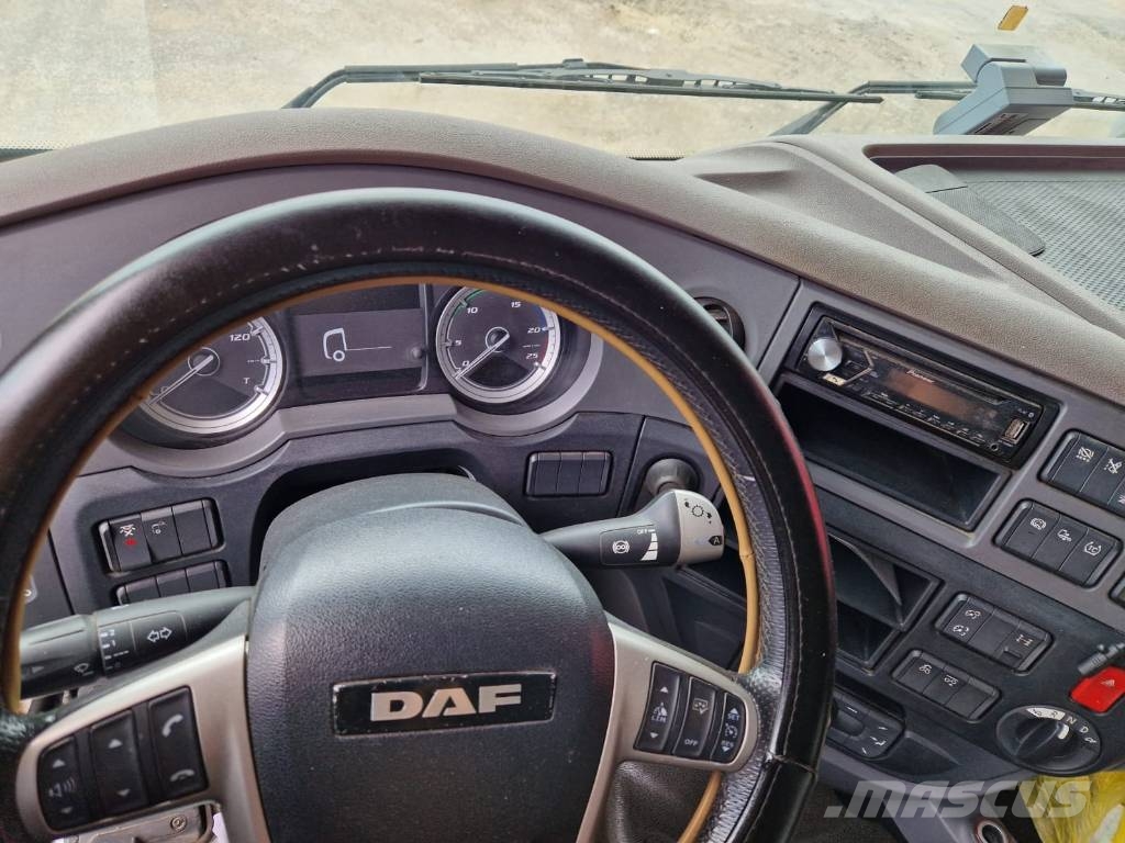 DAF XF 530 6x2 boogie 628000km Влекачи