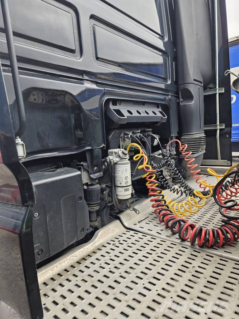 DAF XF 530 6x2 boogie 628000km Влекачи