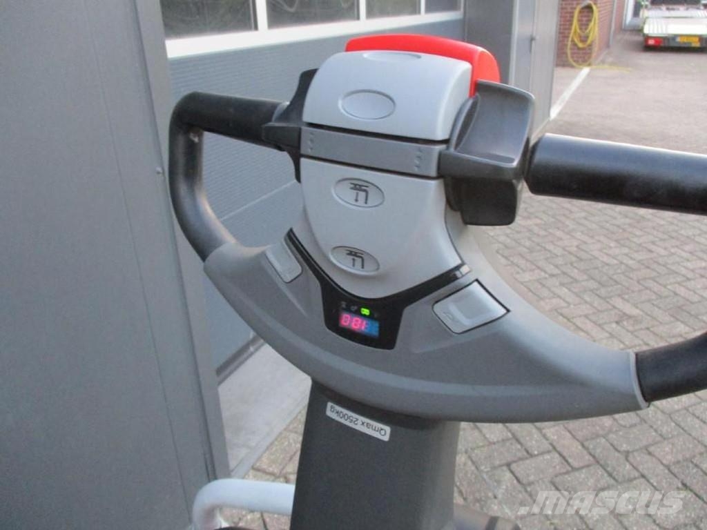 Toyota LPE250 Lavansiirtotrukit ajotasolla