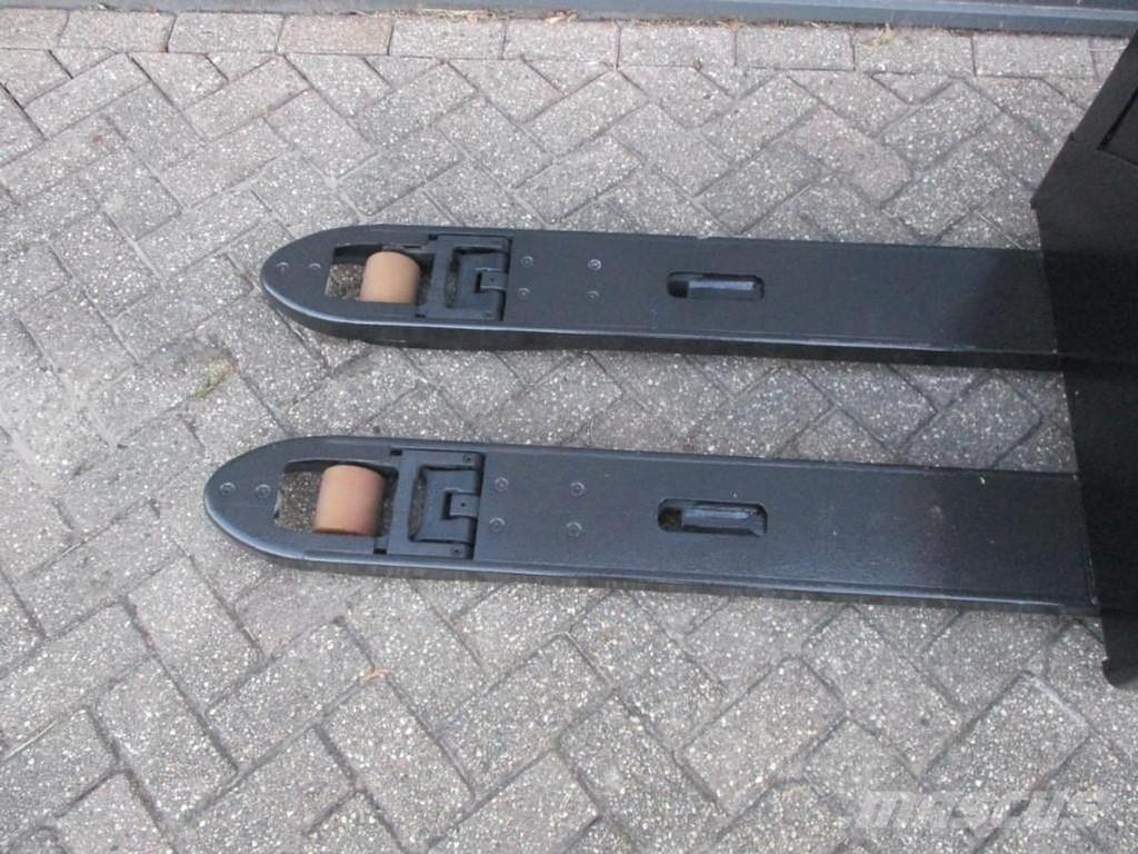 Toyota LPE250 Lavansiirtotrukit ajotasolla