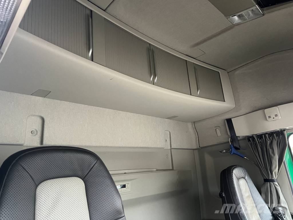 Volvo FH540 8X4*4 EURO 6+PTO ,wb:4300mm!! Camiones con chasís y cabina