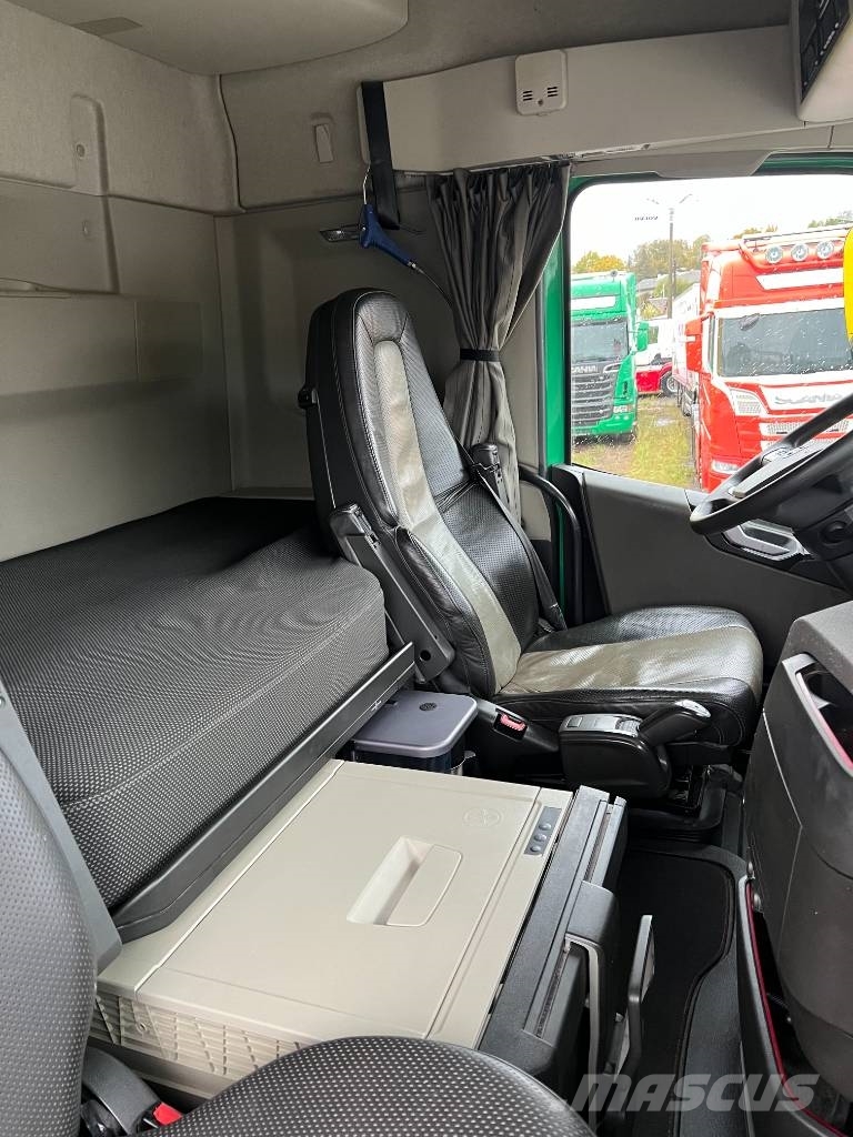 Volvo FH540 8X4*4 EURO 6+PTO ,wb:4300mm!! Camiones con chasís y cabina
