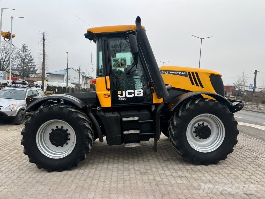 JCB Fastrac 3230 xtra Traktorid