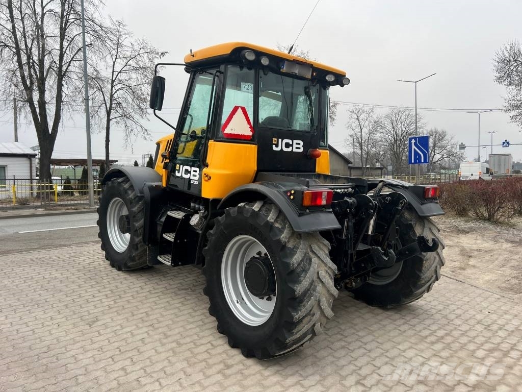 JCB Fastrac 3230 xtra Traktorid