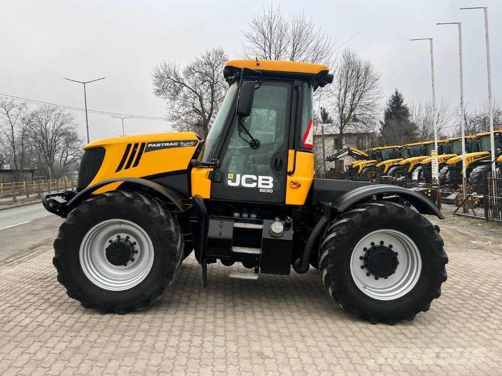 JCB Fastrac 3230 xtra Traktorid