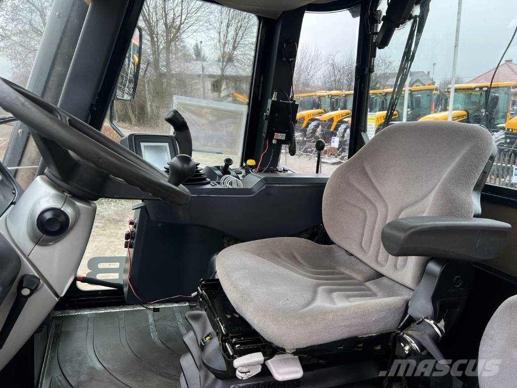 JCB Fastrac 3230 xtra Traktorid
