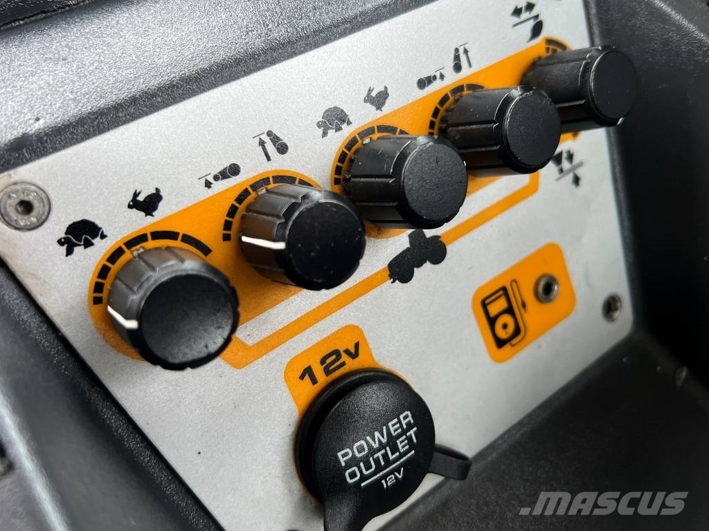 JCB Fastrac 3230 xtra Traktorid