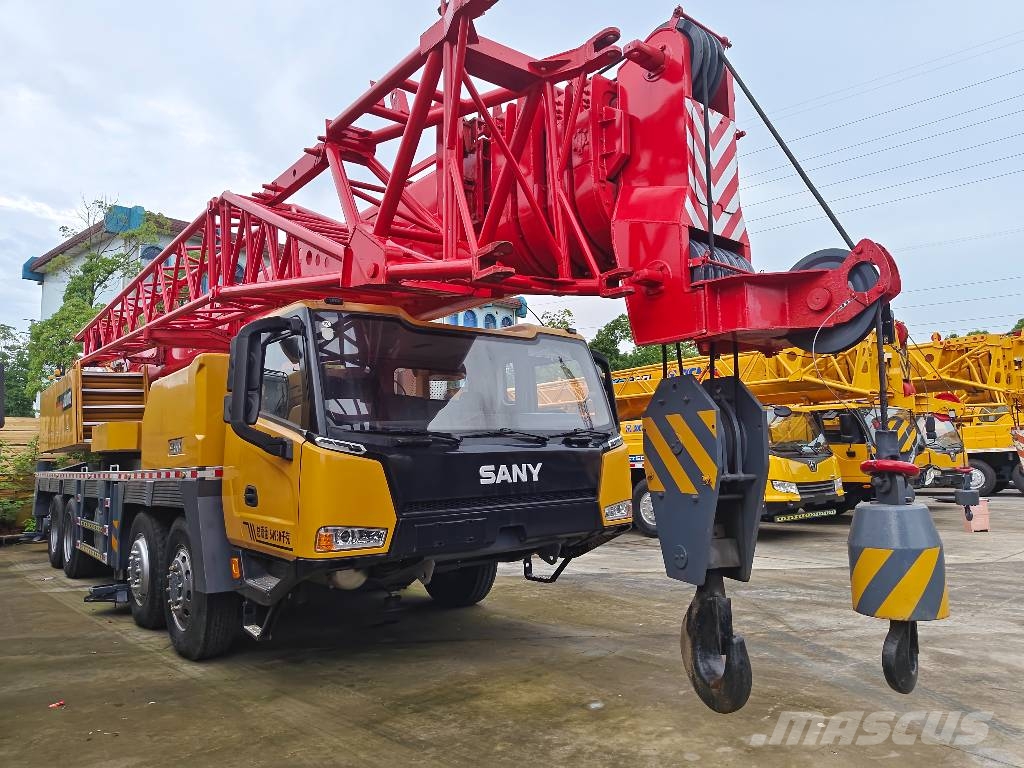 Sany STC 1000 Univerzálne terénne žeriavy