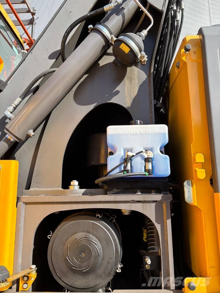 Volvo EW 160 E ELEVATING CAB Waste / industry handlers