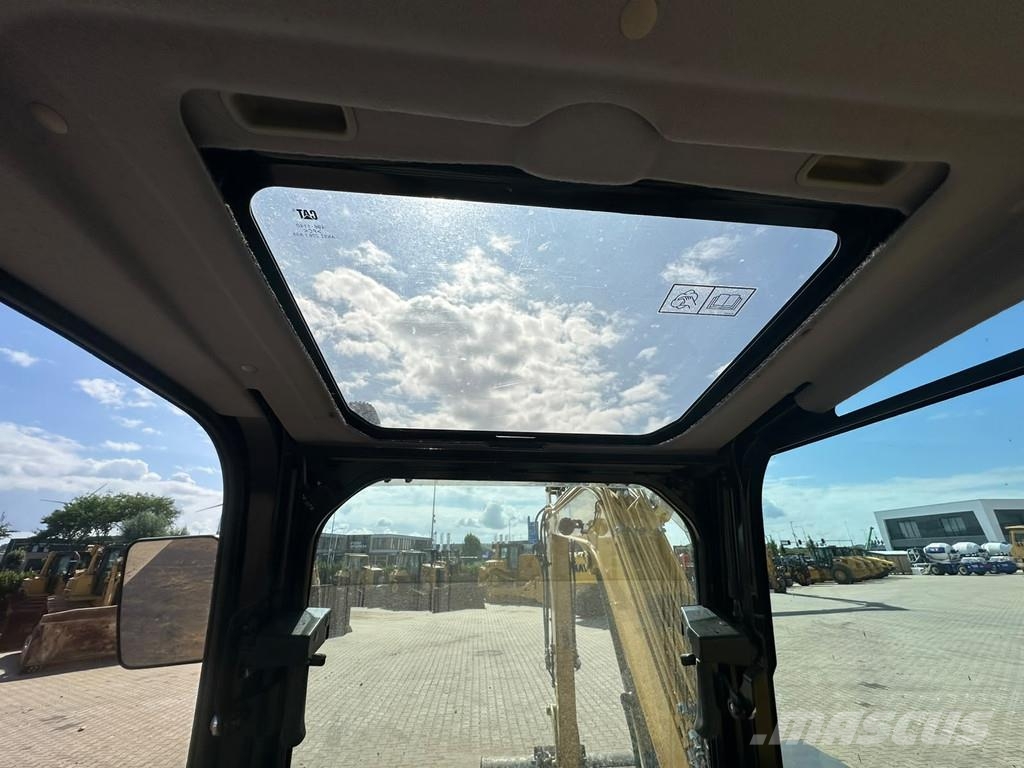 CAT 306 CR حفارات زحافة