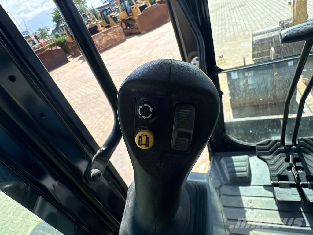 CAT 306 CR حفارات زحافة