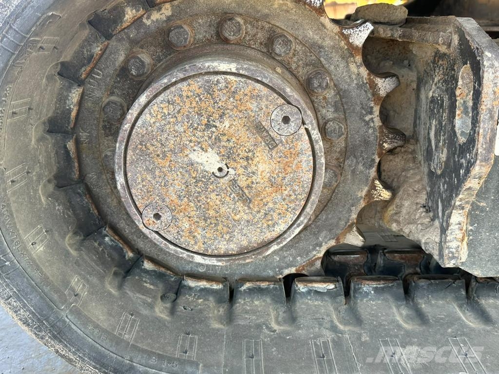CAT 306 CR حفارات زحافة