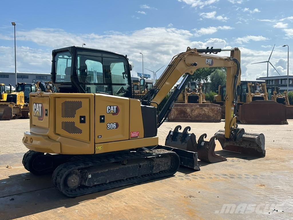 CAT 306 CR حفارات زحافة