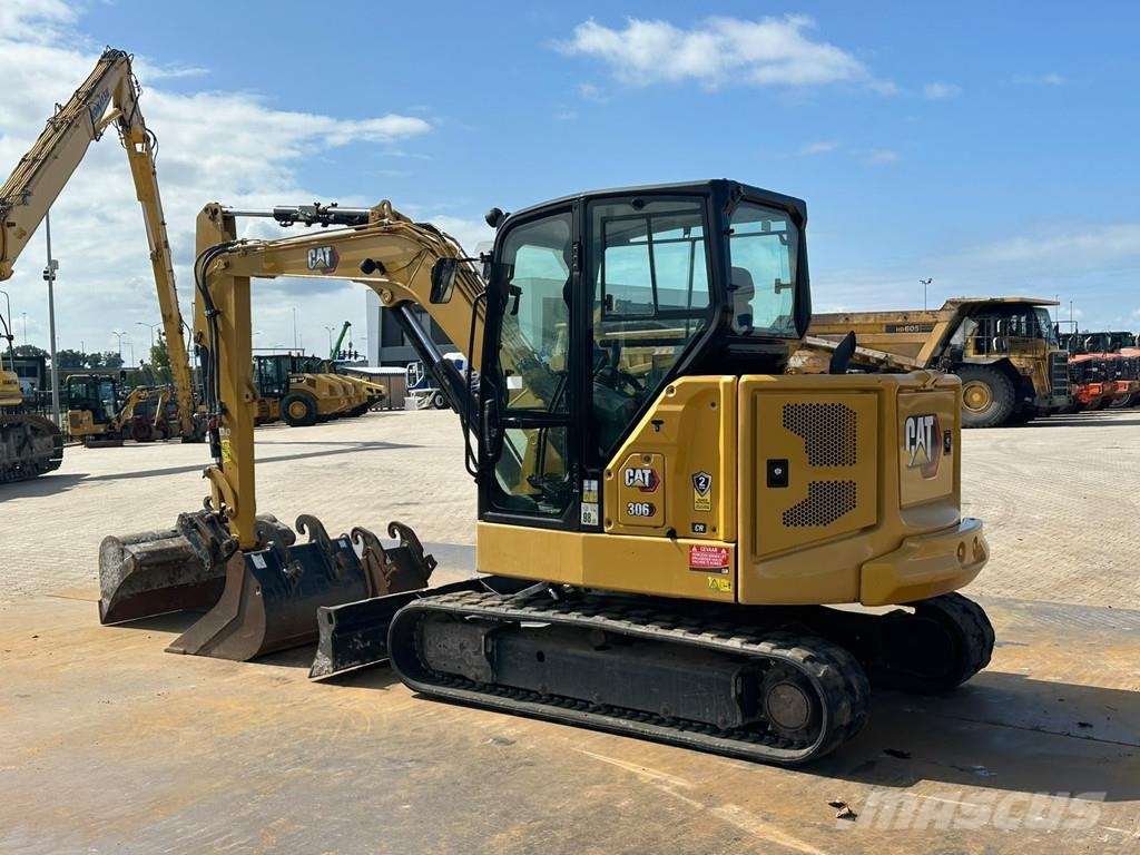 CAT 306 CR حفارات زحافة